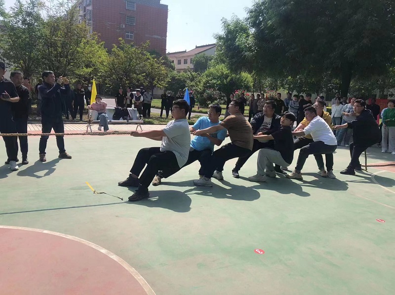 1682586313805.jpg 焦滎四標(biāo)施工人員參加溫縣交通運(yùn)輸局迎“五一”職工運(yùn)動(dòng)會(huì).jpg